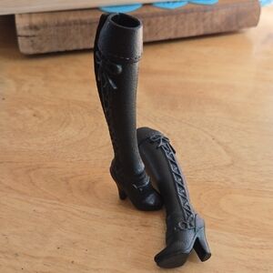 1/5$ 4/15$ 6/20$ Barbie Black Knee-High Boots